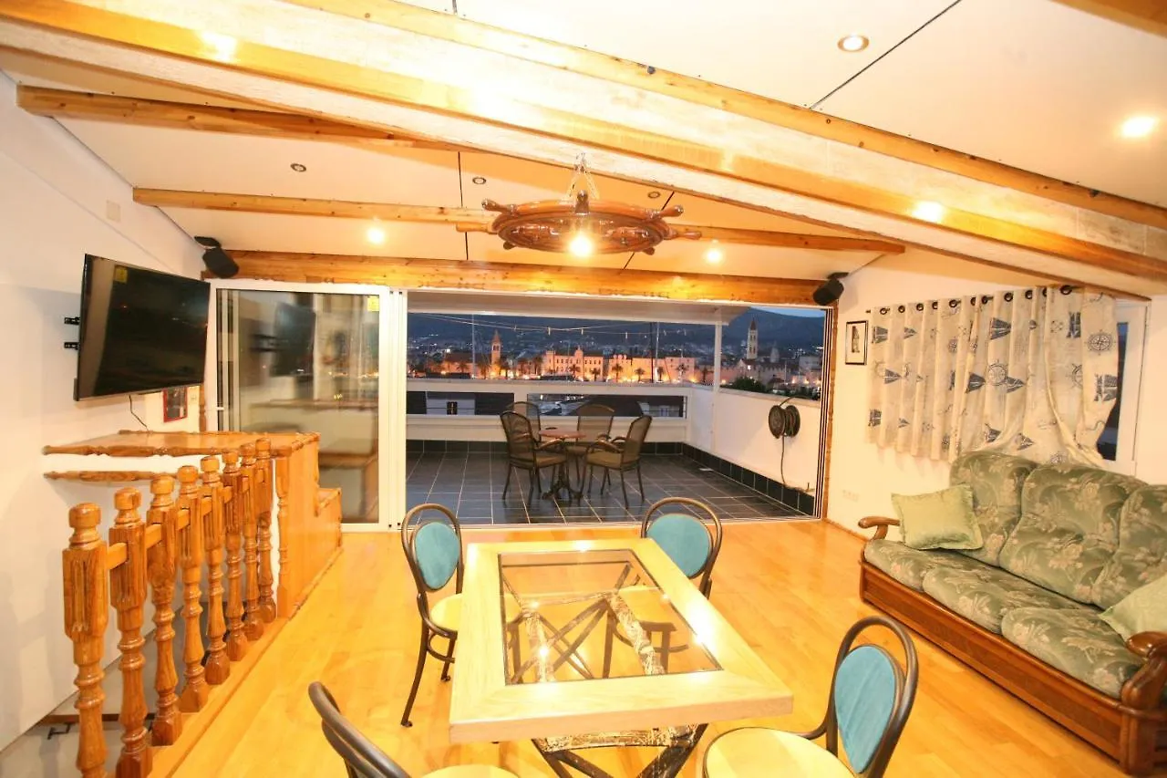 Antique Apartment Trogir